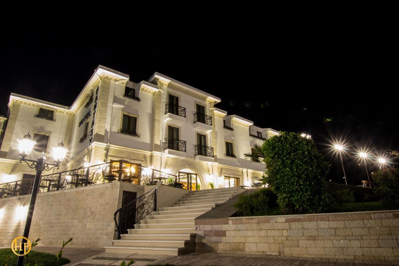 Hotel Fantasy Gjirokastër Eksteriør bilde